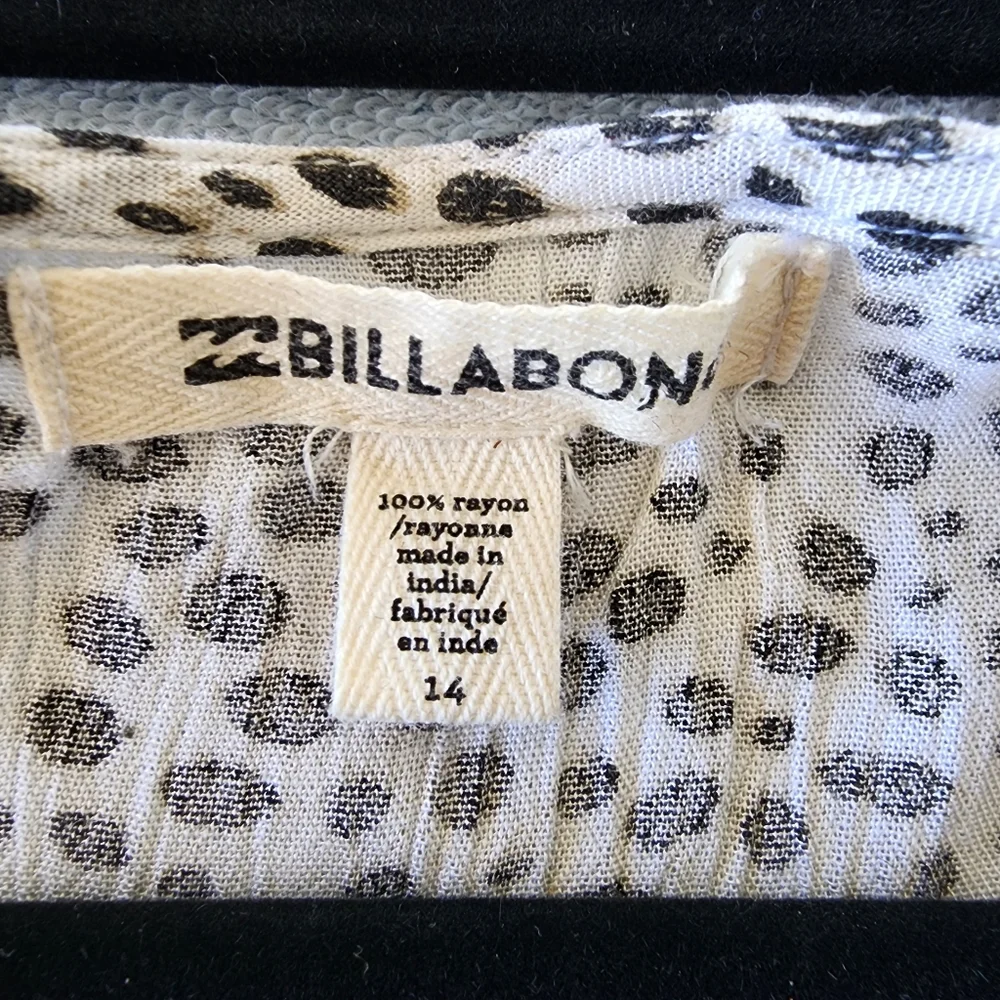 Billabong top crossover long sleeve blouse size 14 NWT - Picture 12 of 12